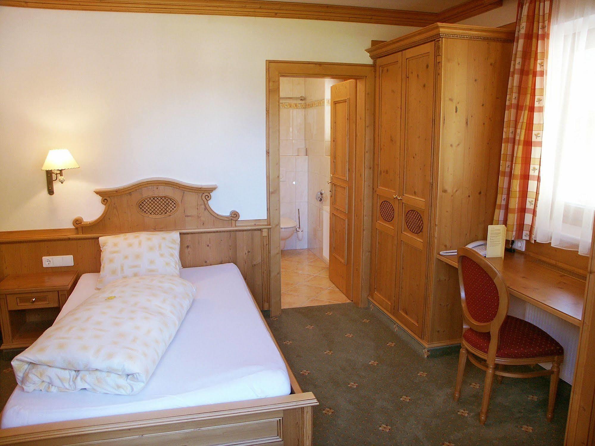 Alpenhotel Tirolerhof Hotel 4*