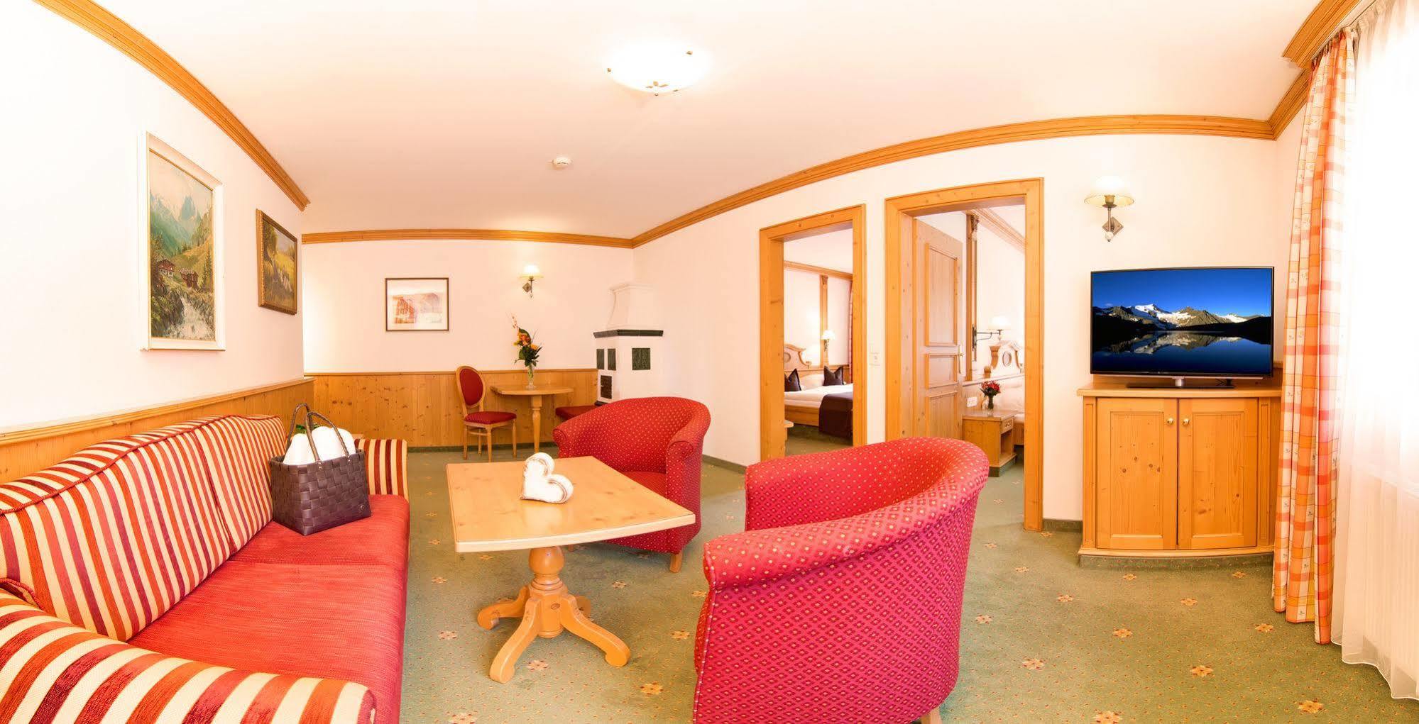 Alpenhotel Tirolerhof Hotel 4*