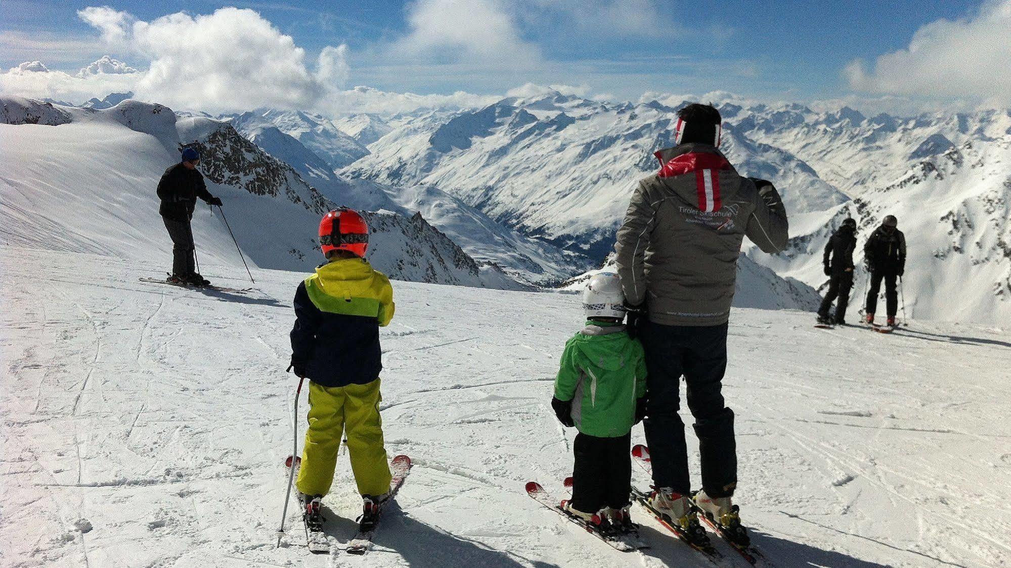 Hotel Alpenhotel Tirolerhof 4*